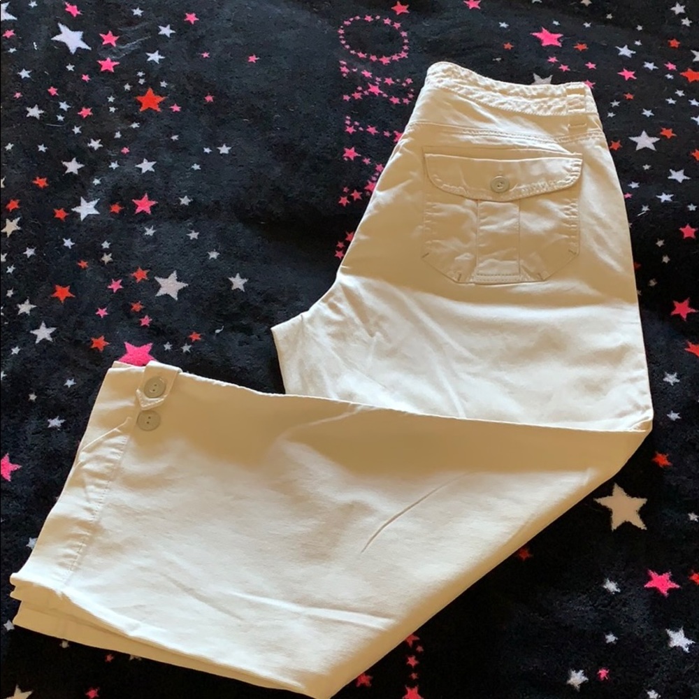 Gloria Vanderbilt cream color capris sz 8